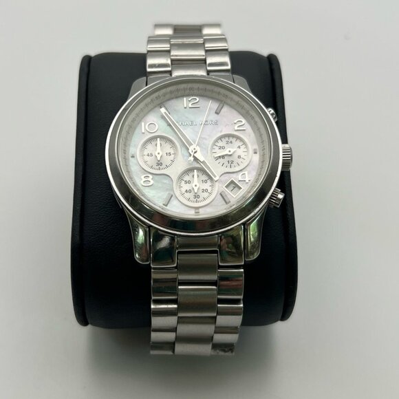 Michael Kors MK 5304 Ladies Watch  Chronograph  Mother Pearl Extra Links Working - Picture 4 of 9
